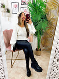 Maglione bianco con perle scollo a U