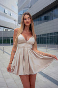 Abito in raso beige corto