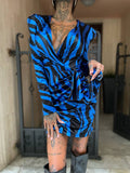 Abito zebrato con Rouches blu elettrico nero