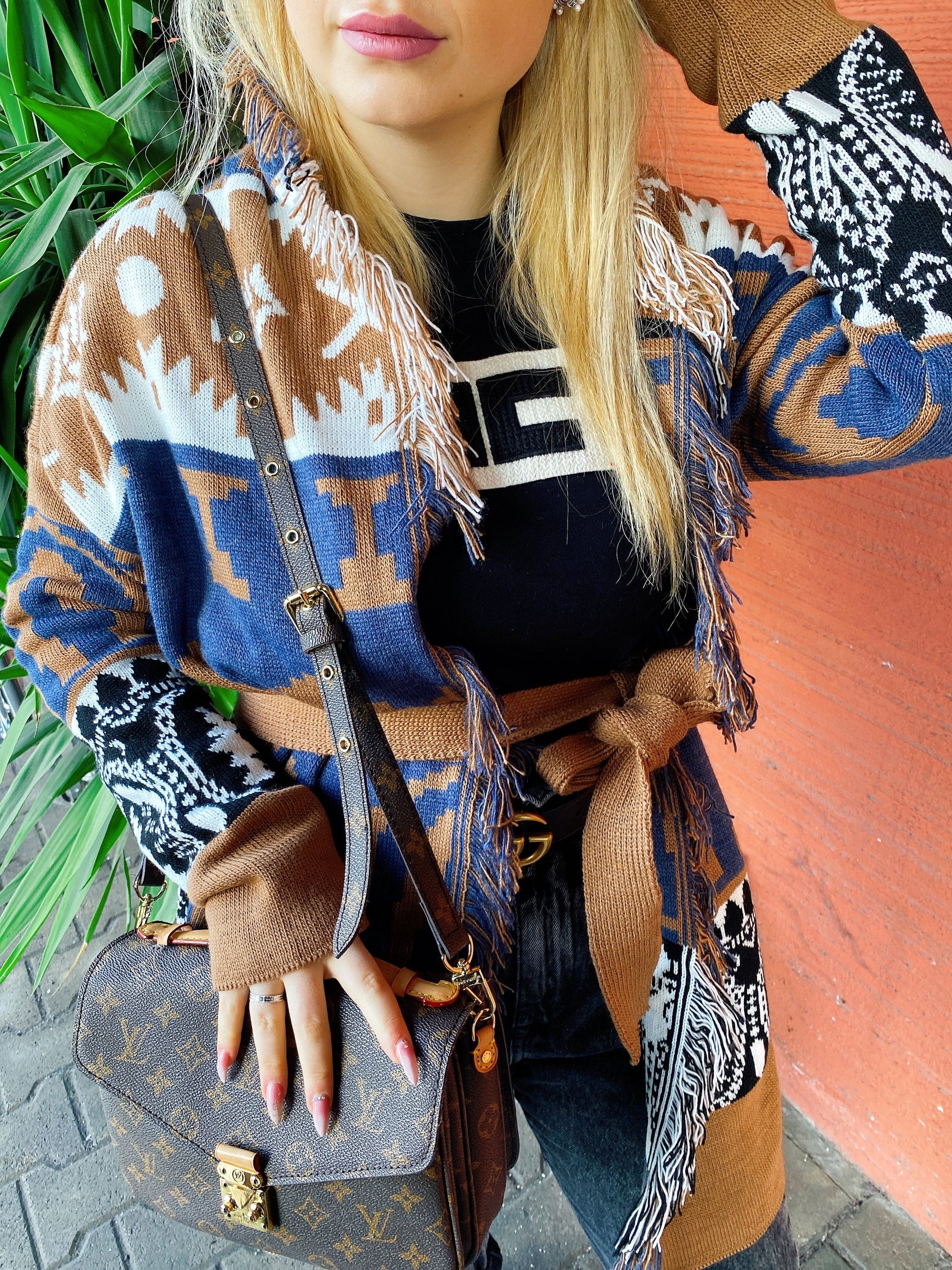 Cardigan Camel con frange e cinta