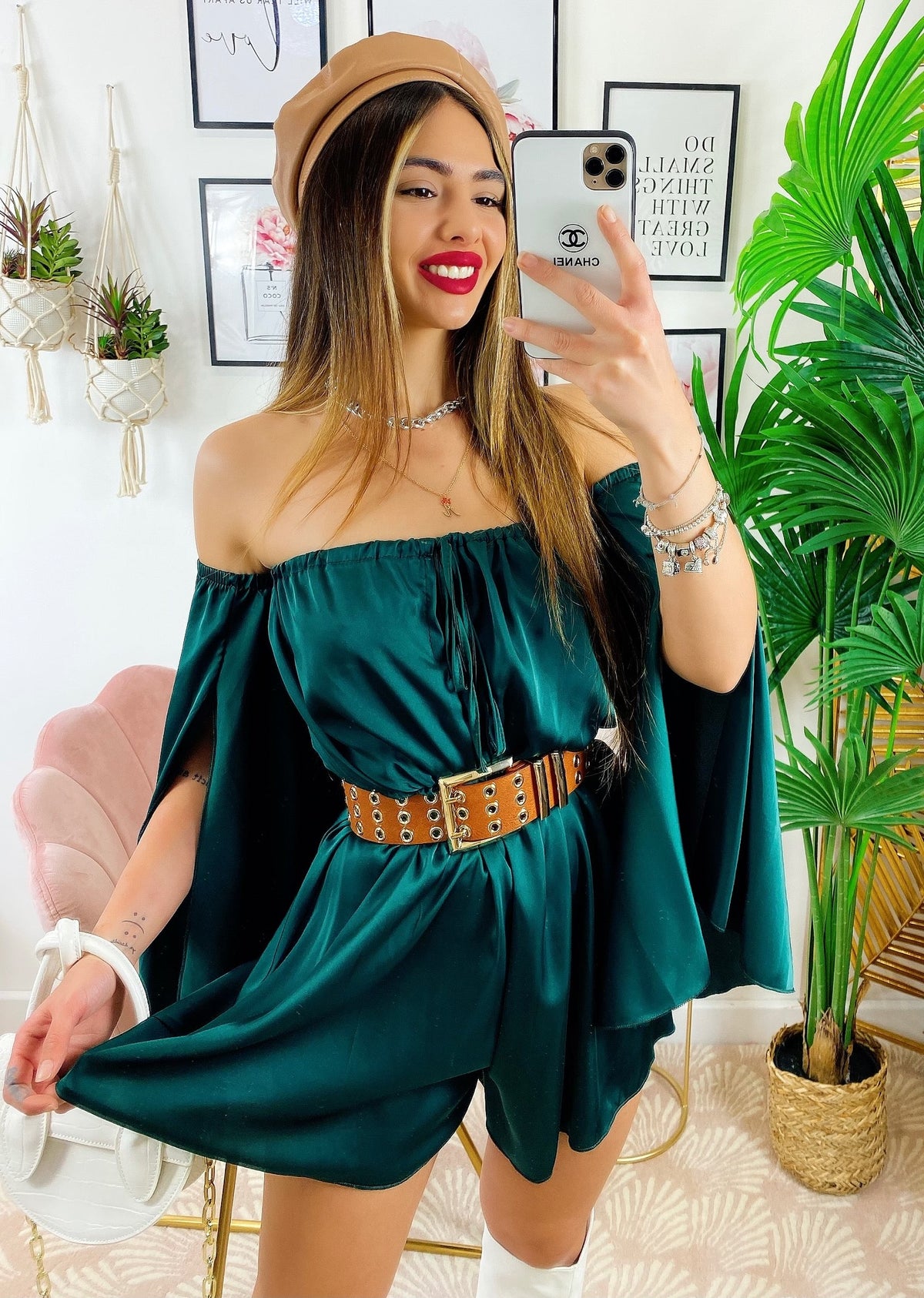 Tutina in raso con scollo a barchetta manica lunga verde bottiglia