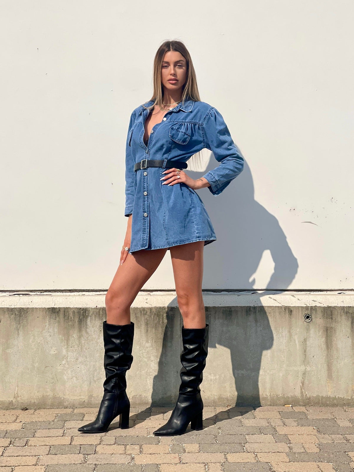 Abito in jeans con cintura