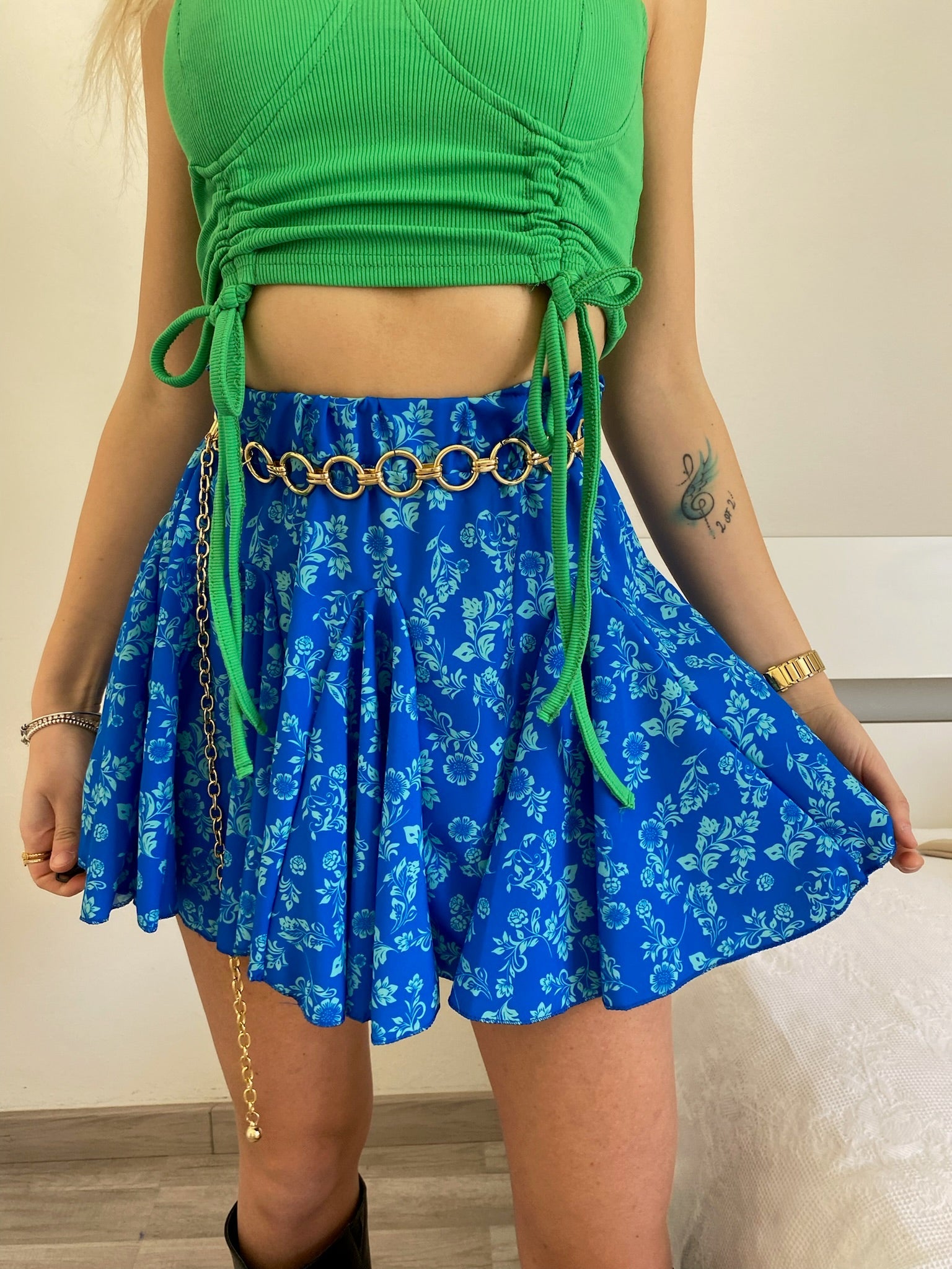Gonna a ruota azzurra a fiorellini tiffany