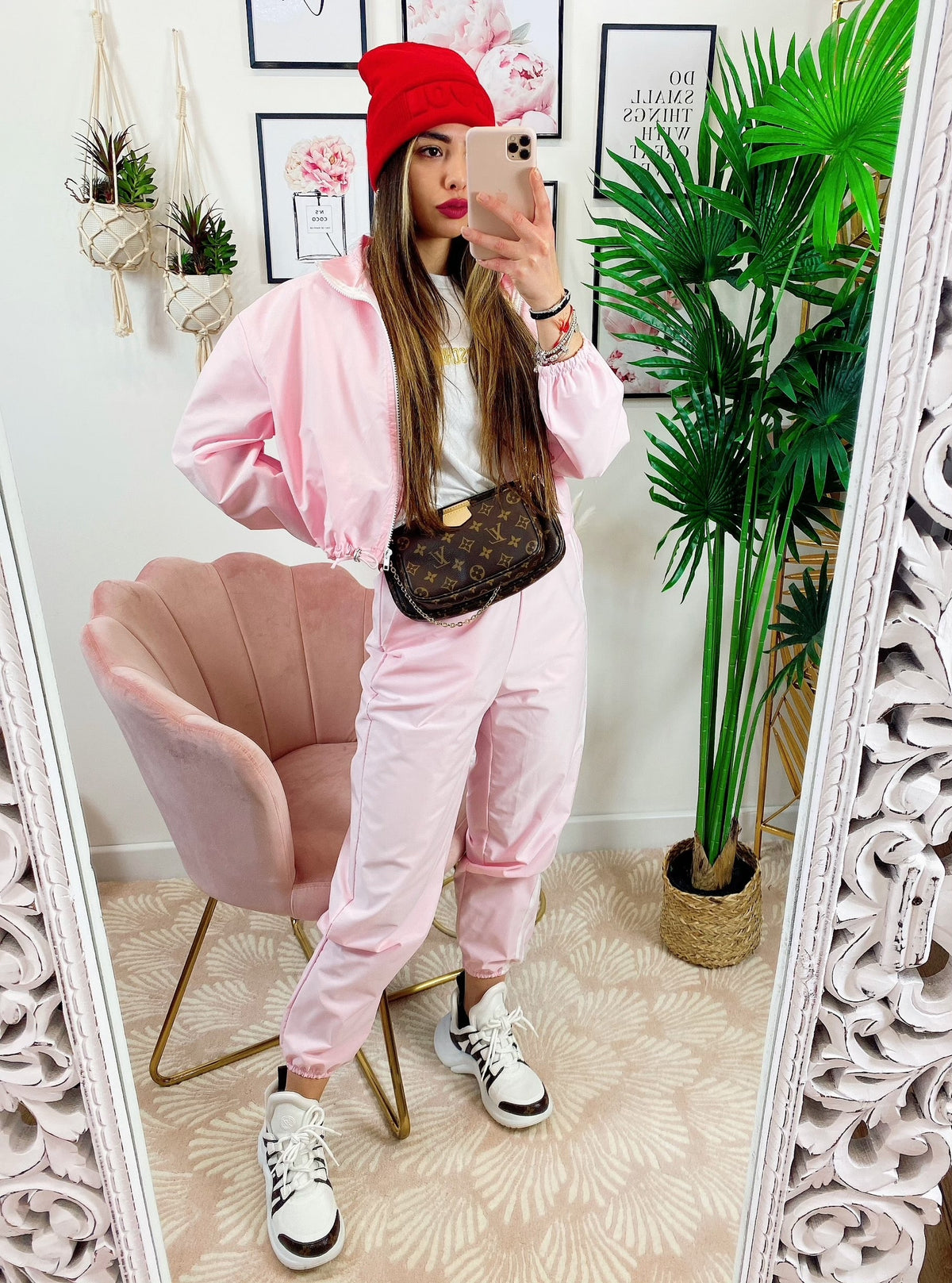 Completo sportivo con righe Rosa