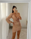 Abito monospalla con paillettes rose gold