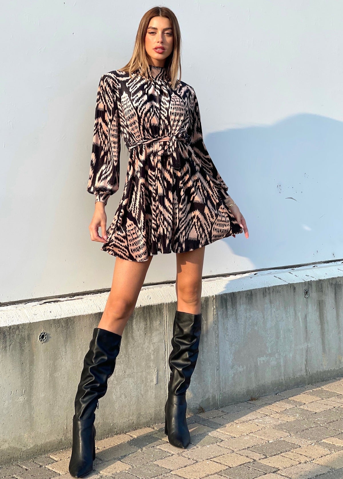 Abito in velluto nero beige
