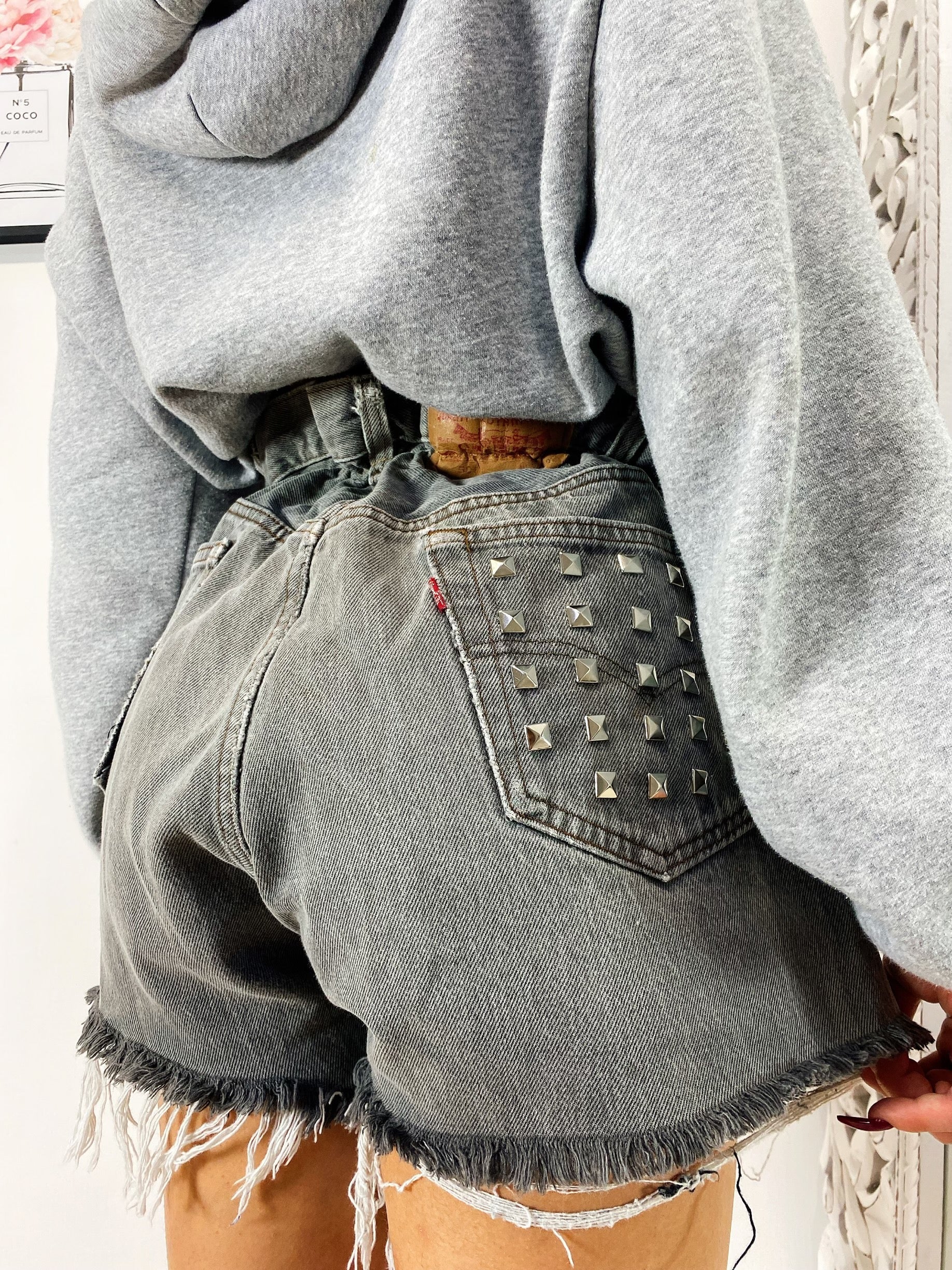 Levi’s Vintage grigio chiaro con borchie