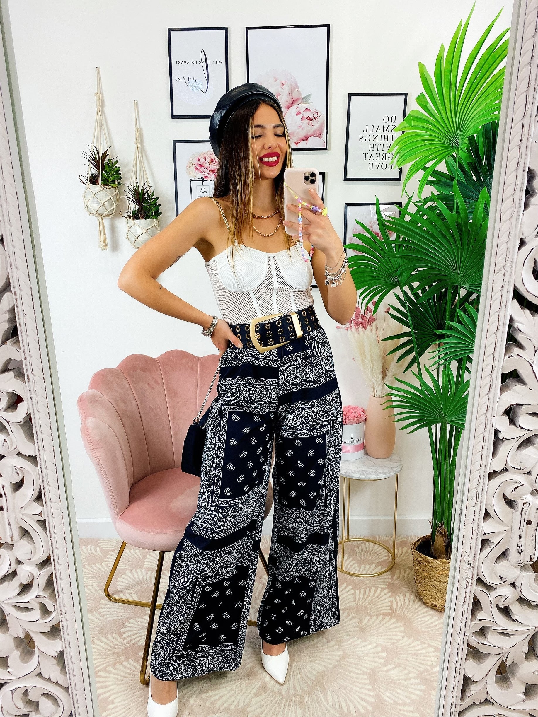 Pantalone a zampa stampa bandana Nero