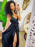 Abito in raso con maxi spacco nero