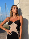 Abito nero con trasparenze