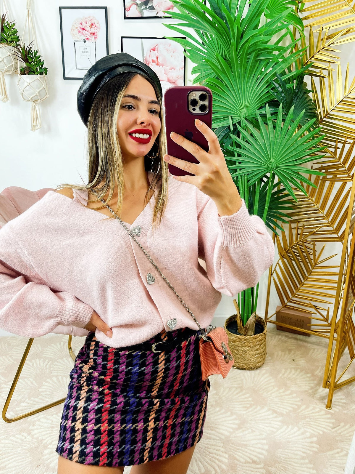 Cardigan con bottoni gioiello e spalle scoperte Rosa