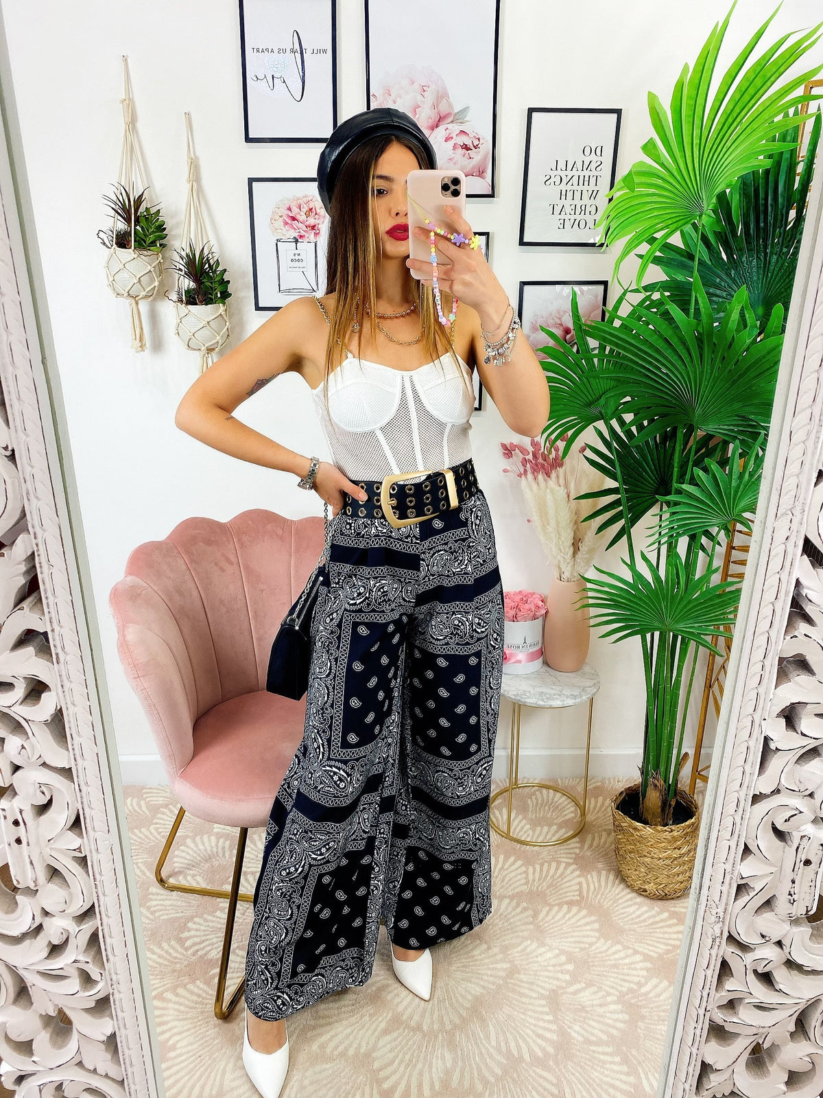 Pantalone a zampa stampa bandana Nero