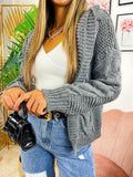 Cardigan grigio con trecce