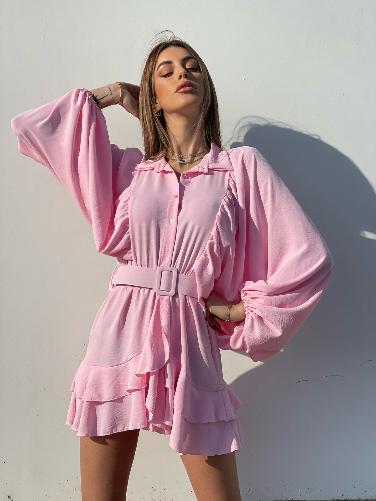 Abito morbido rosa con cintura