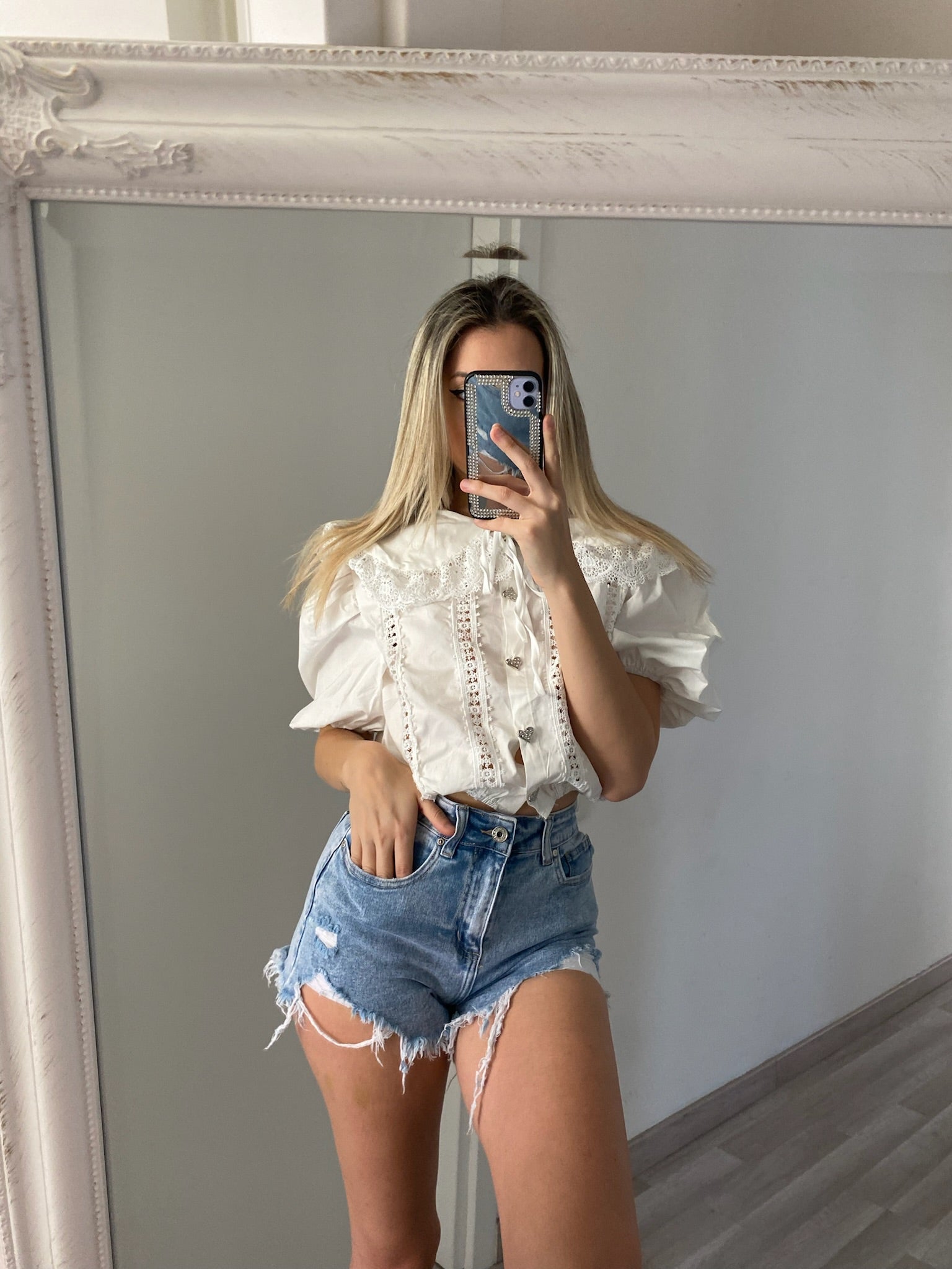 Camicia bianca con pizzo