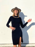 Abito in maglia nero con catene Oro
