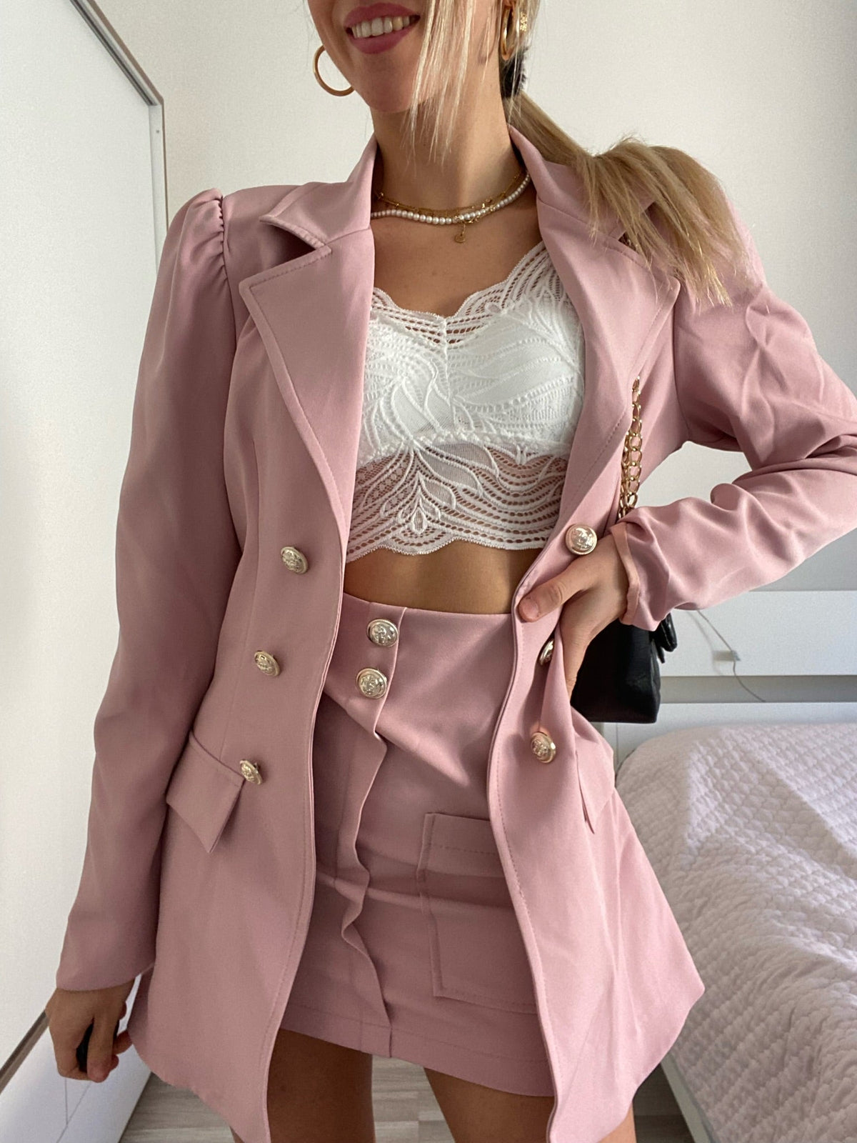 Completo giacca e gonna bottoni oro rosa