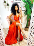 Abito in raso con maxi spacco arancio