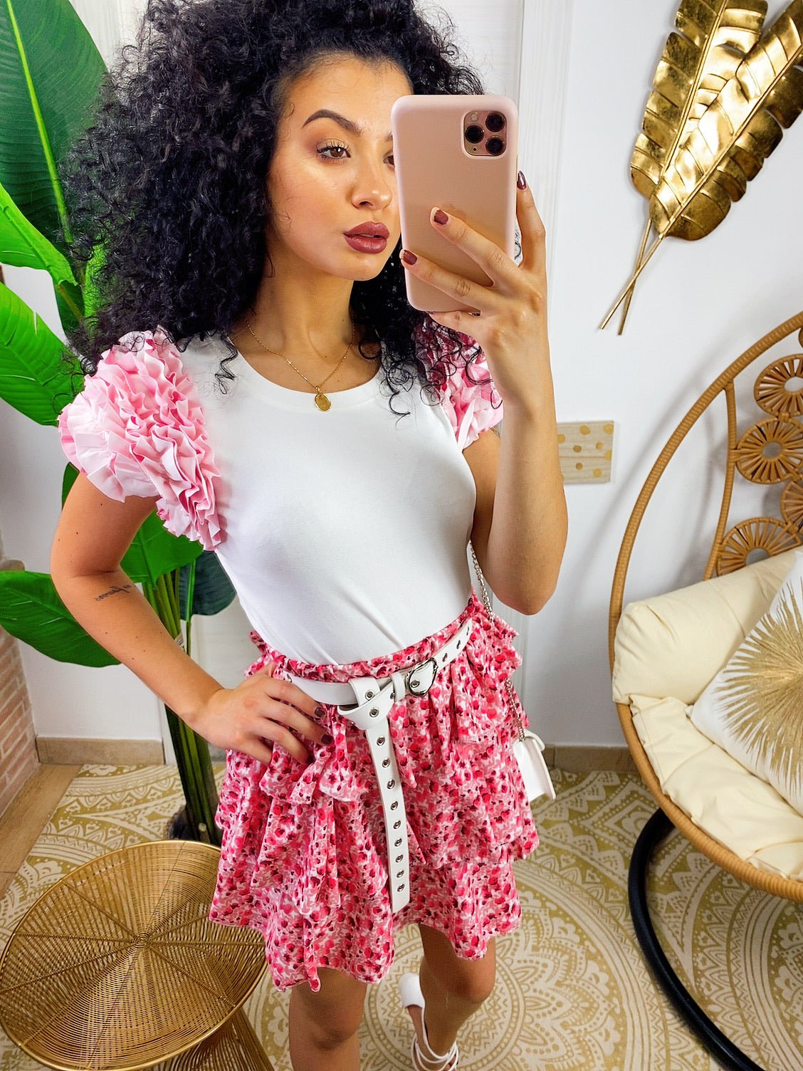 Gonna a balze con fiori rosa