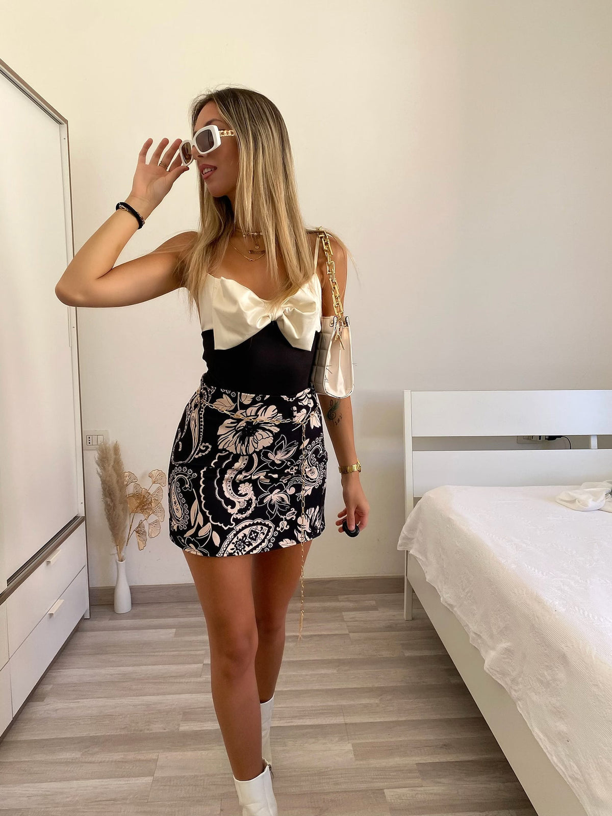 Body con fiocco