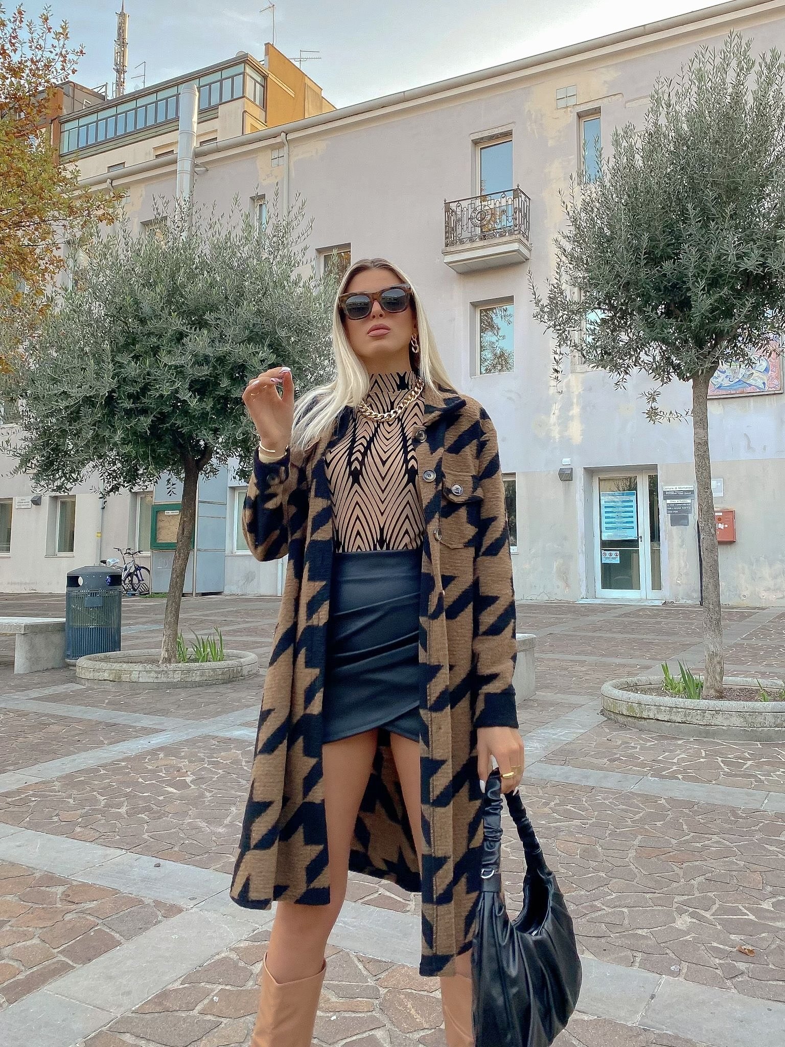 Giacca pied de poule Camel e nera