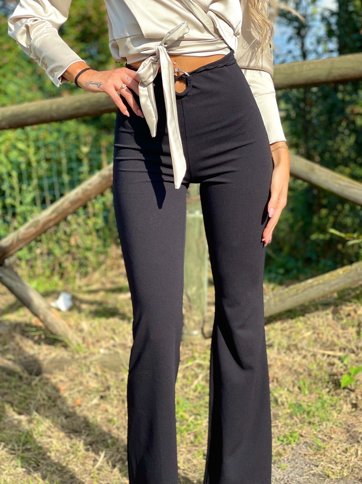 Pantalone a zampa nero