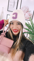 Cappello panna con C