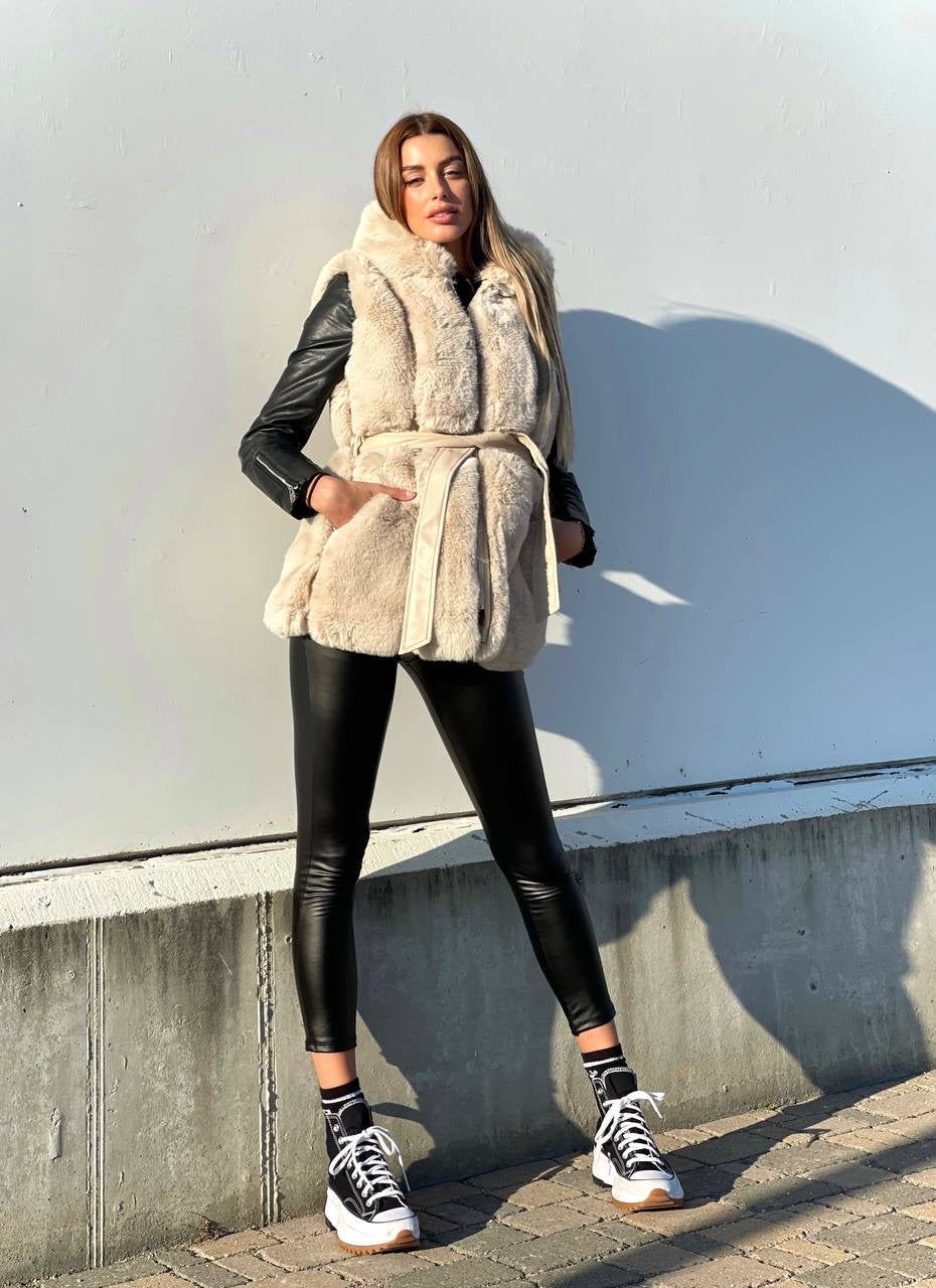 Smanicato in eco pelo beige