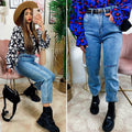 jeans ampio con strappi