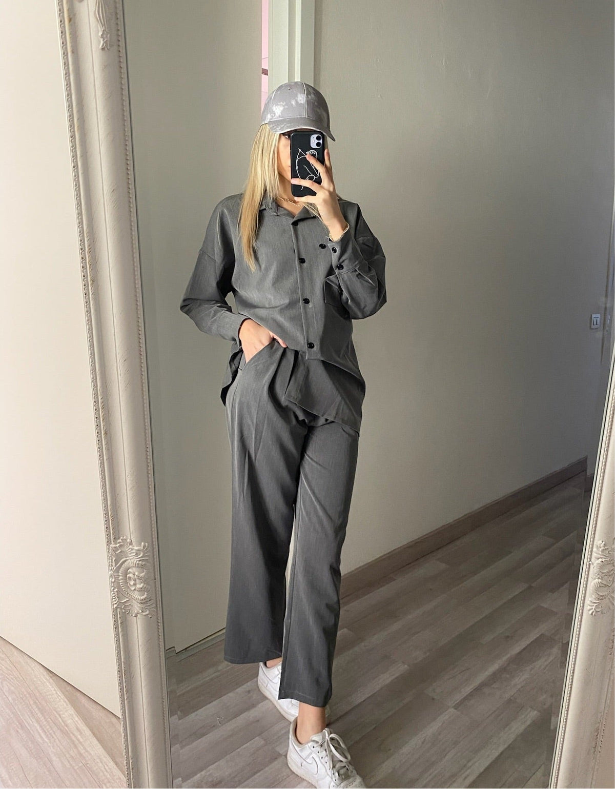 Completo sportivo grigio