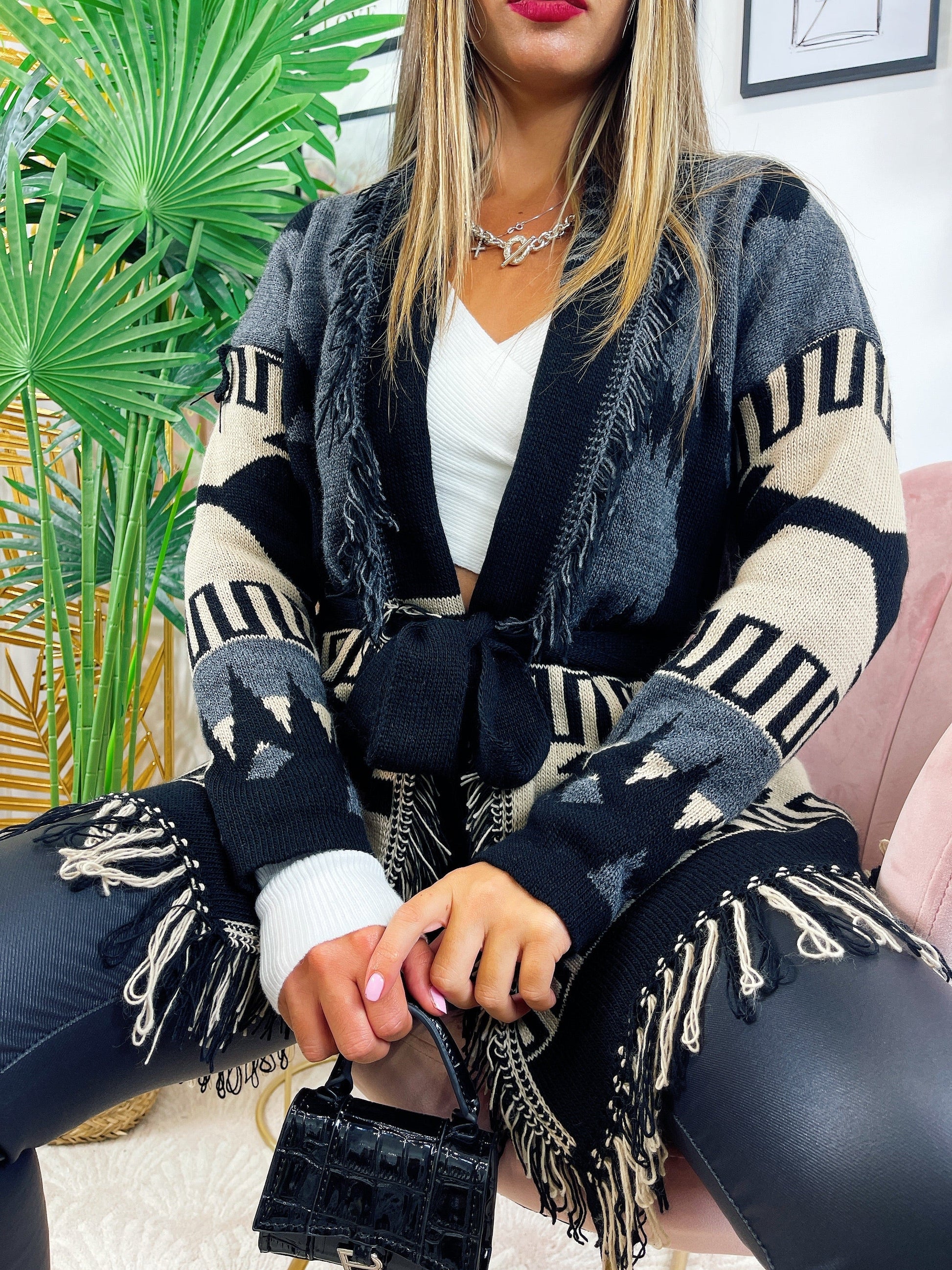 Cardigan frange e cinta dettaglio beige