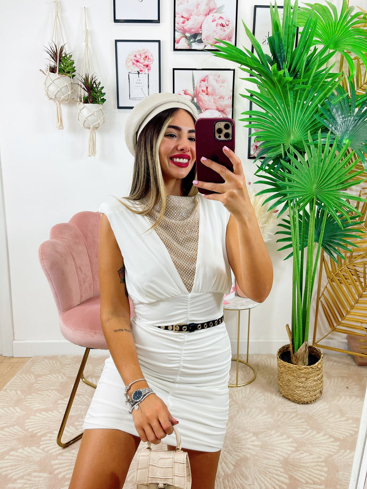 Abito aderente bianco con strass