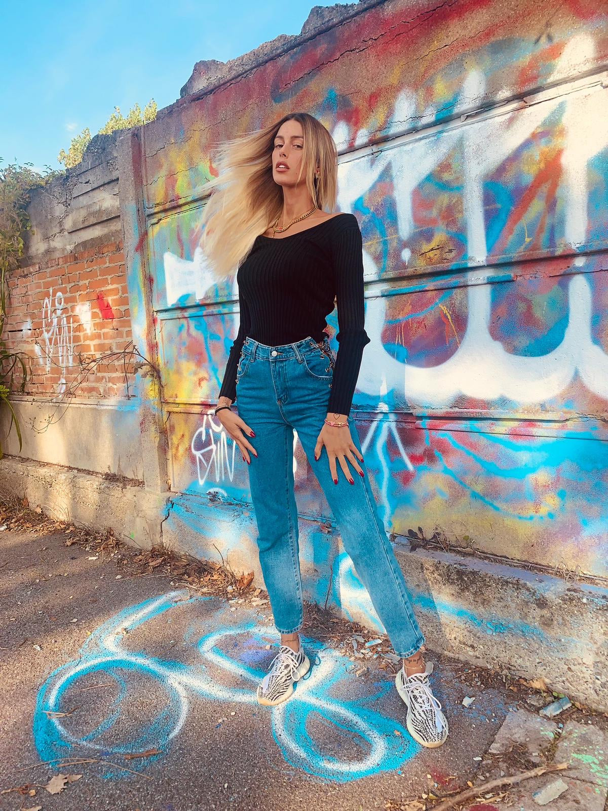 Top a costine con scollo a V