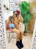 Completo maglia e pantalone camel