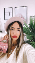 Cappello rosa con perle