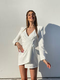 Abito a blazer con bottone bianco