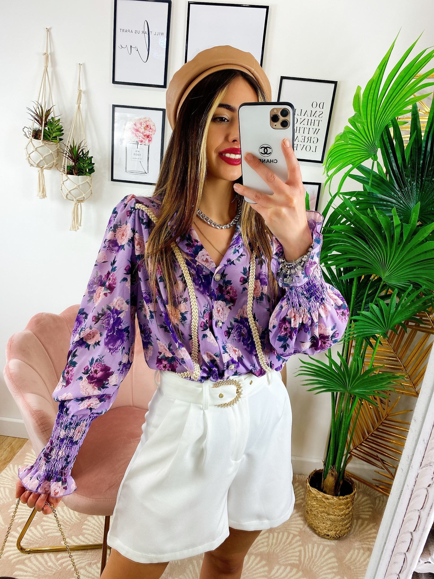 Camicia fiorata con ricami base lilla