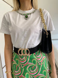 T-shirt con gioiello al collo verde