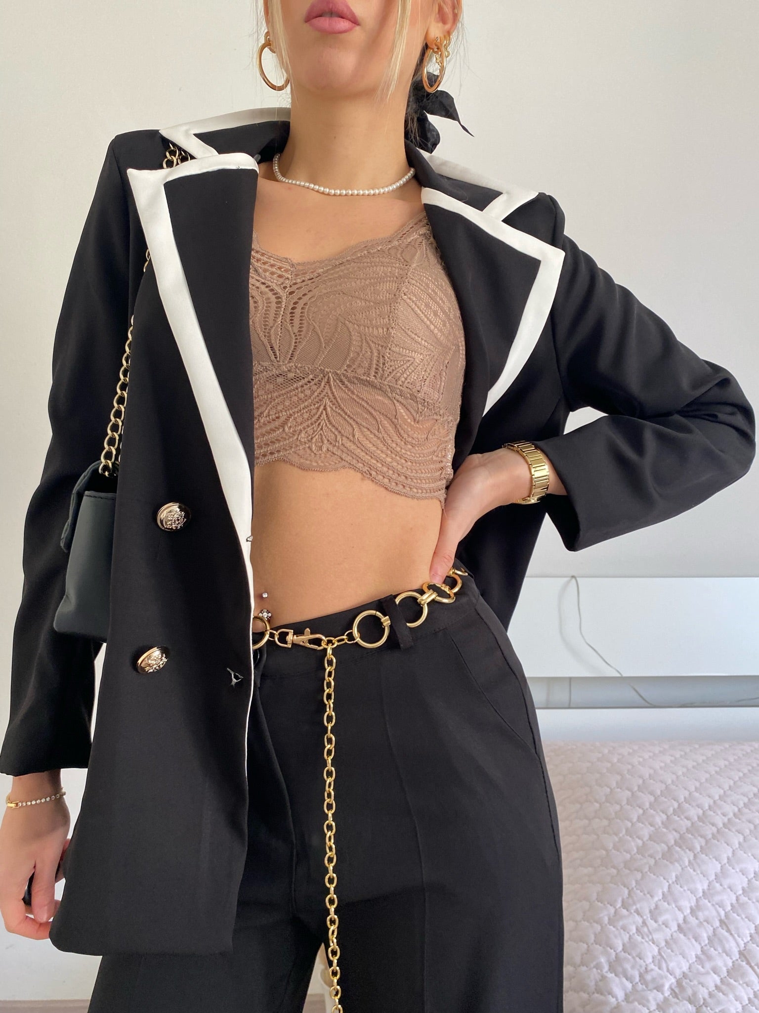 Completo giacca e pantalone nero e bianco