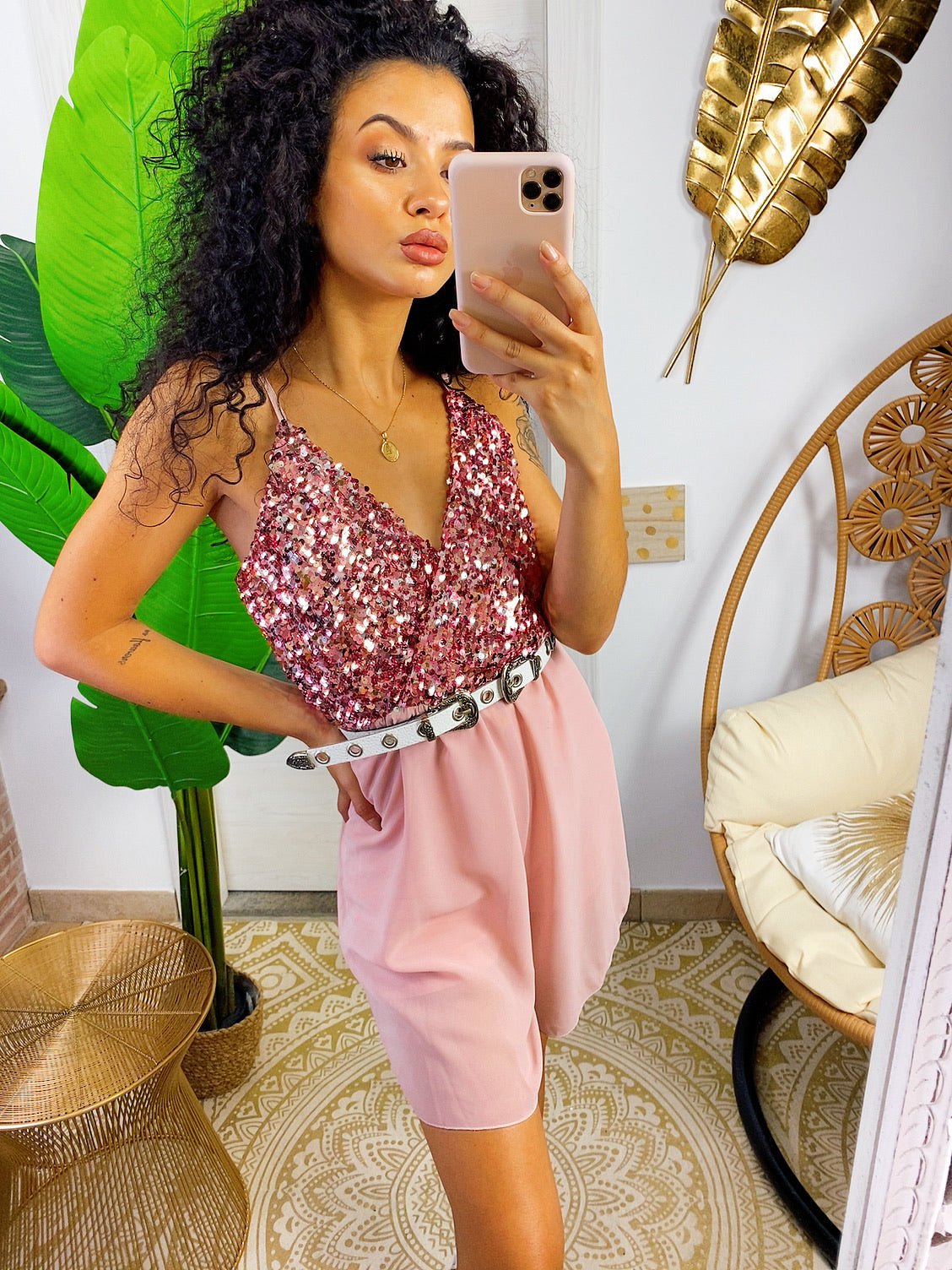 Tutina con paillettes rosa
