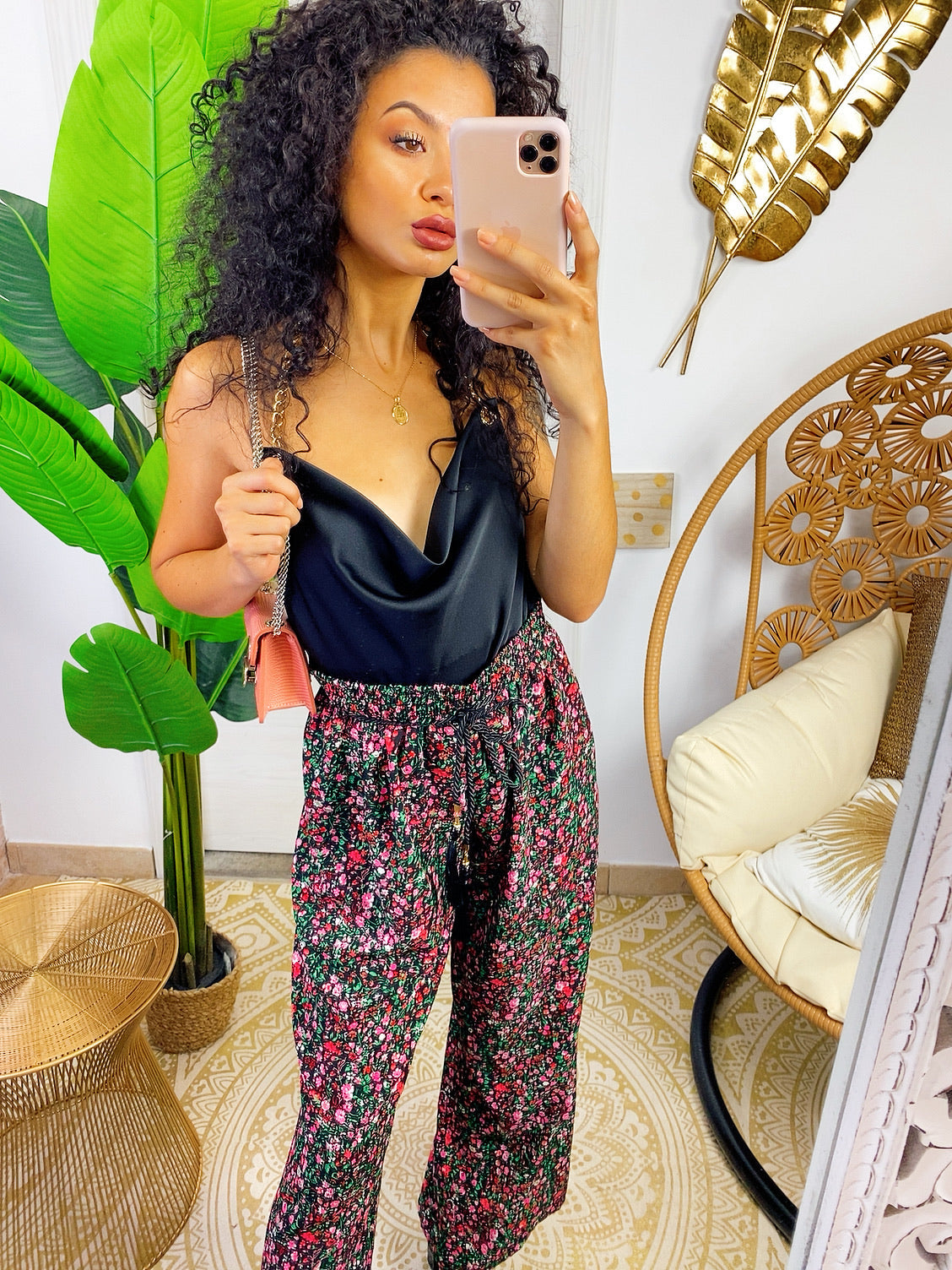 Pantalone con fiorellini e cinturina