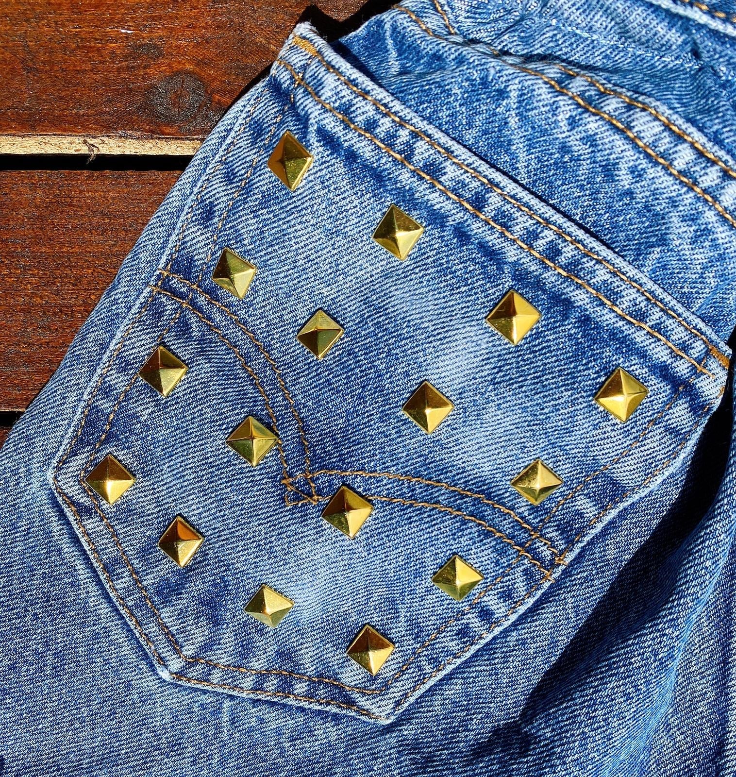 Short Vintage Levi’s bagno medio con borchie