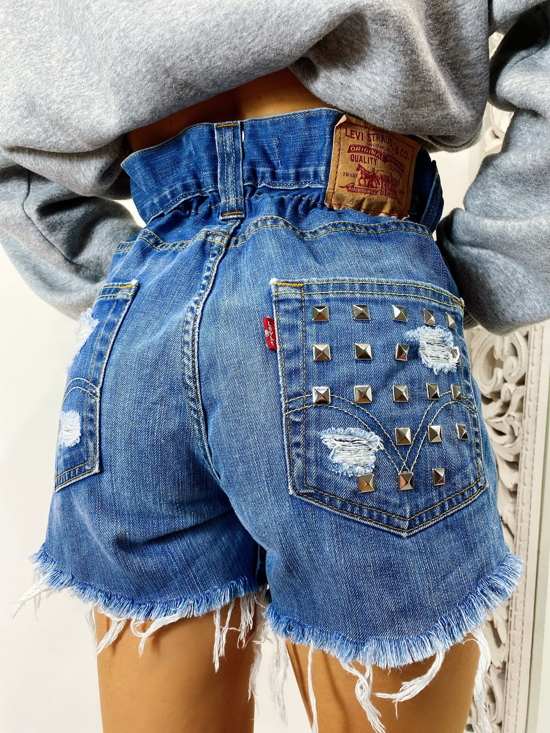 Short Levi’s Vintage con Borchie bagno medio
