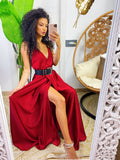 Abito in raso con maxi spacco rosso