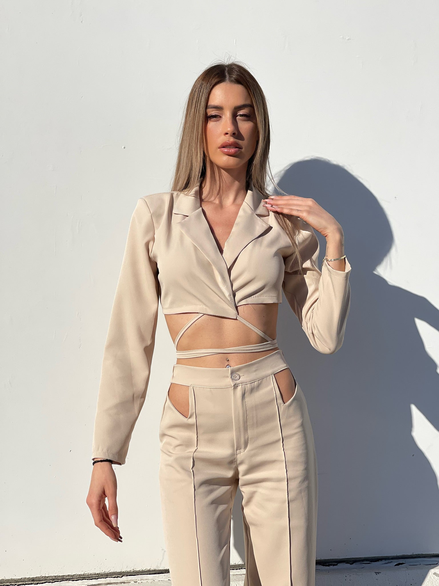 Completo top e pantalone beige