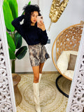 Short pitonato marrone e grigio con cintura