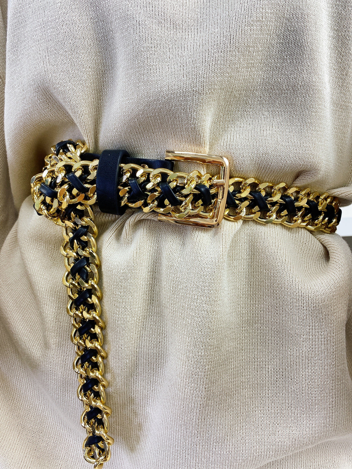 Cintura con catena nera oro