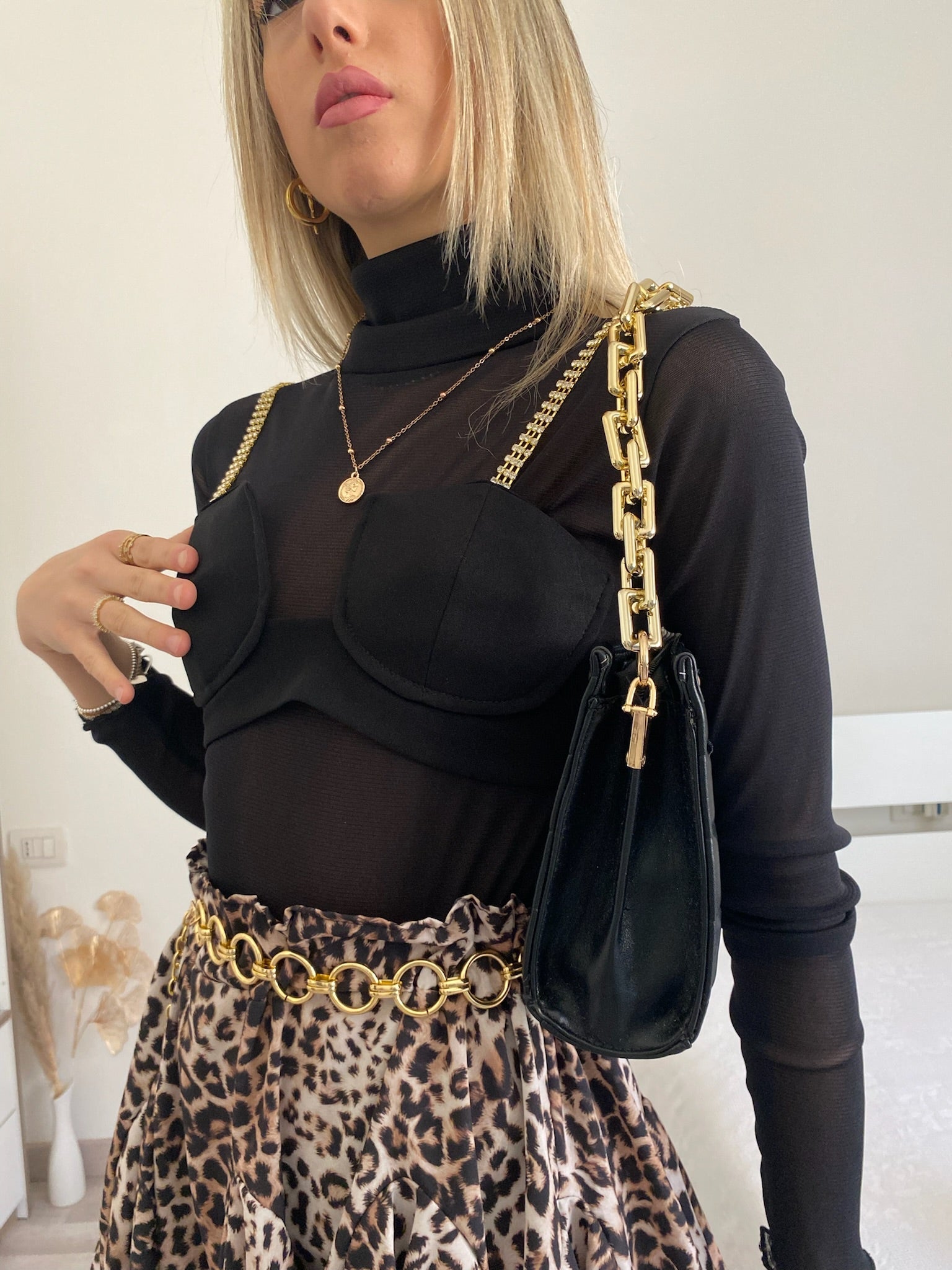 Camicia velata con corpino nero