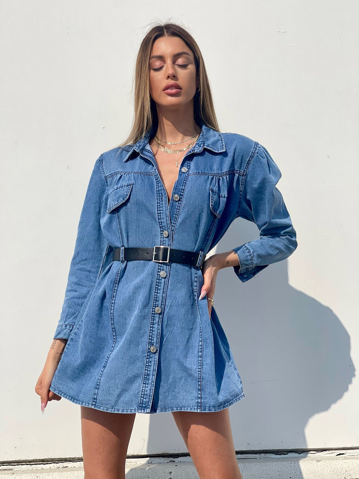 Abito in jeans con cintura