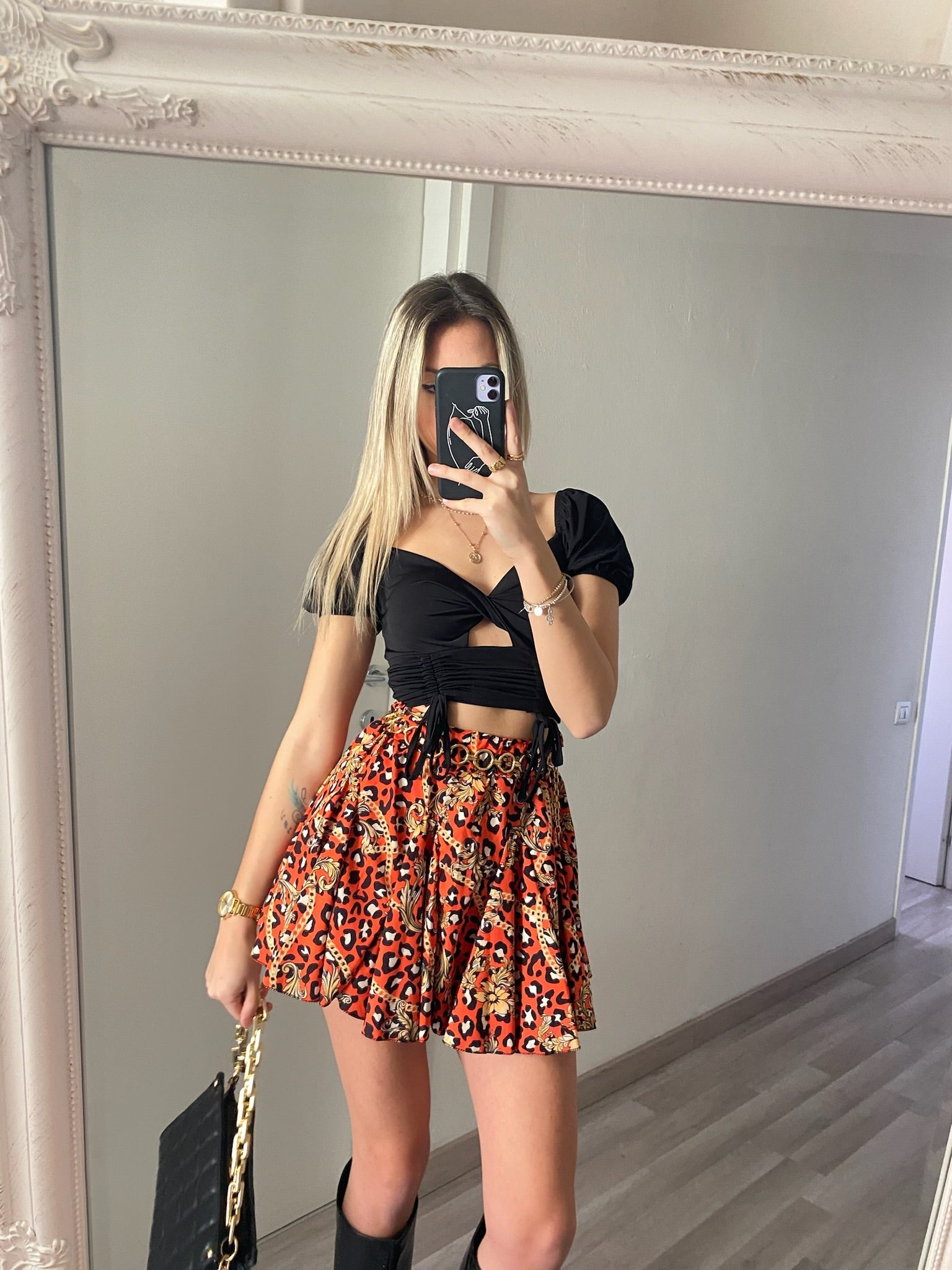 Top Nero con incroci
